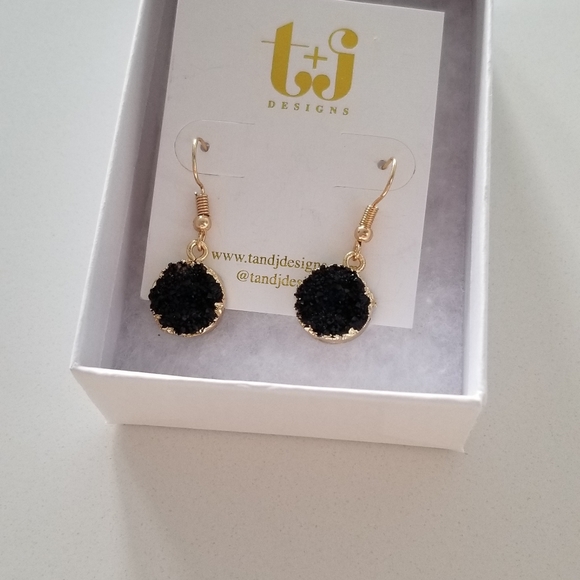 NWOT Black Gemstone Earrings - Picture 2 of 4